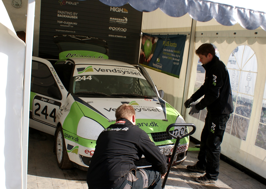 Et solidt team er en af årsagerne til at Dennis’ Renault Clio er super konkurrencedygtig i øjeblikket.
(Foto: Kim Lauritsen, DCR)